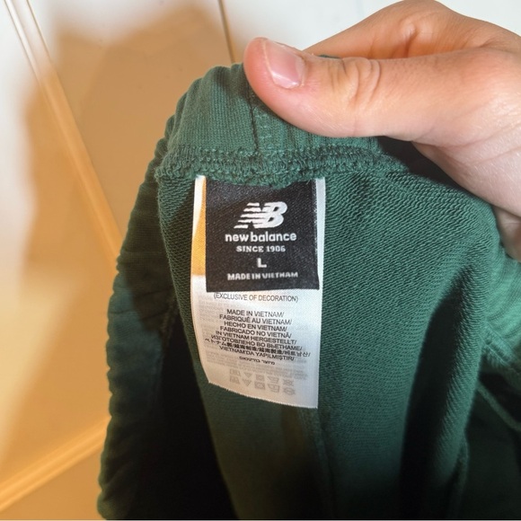 New Balance Dark Green Sweatpants Sport Fleece Women's Size Large Soft Cuffed - Picture 8 of 9
